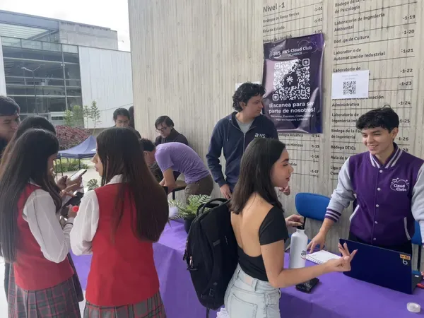Introducción a AWS — Yachana Day UCuenca