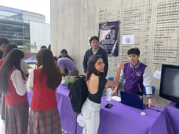 Introducción a AWS — Yachana Day UCuenca — foto 2