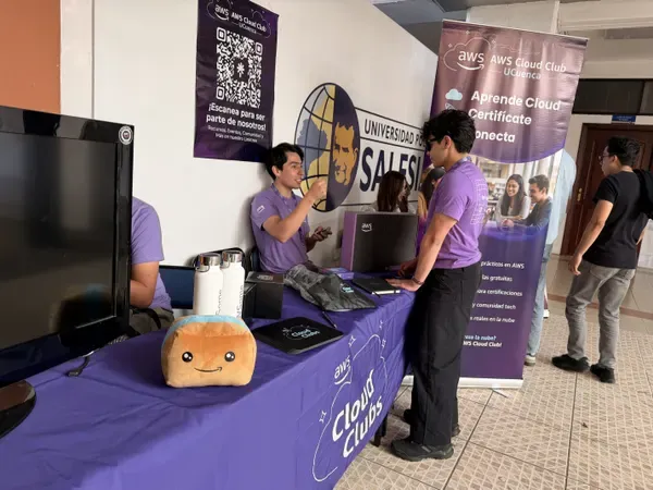 AWS Club en FLISol — foto 4
