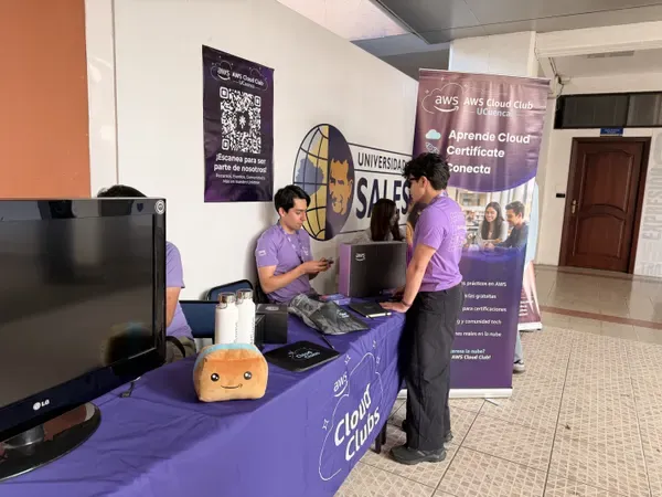 AWS Club en FLISol — foto 5