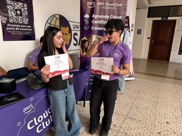 AWS Club en FLISol — foto 10