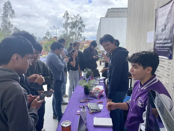 Introducción a AWS — Yachana Day UCuenca — foto 15