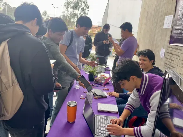 Introducción a AWS — Yachana Day UCuenca — foto 16