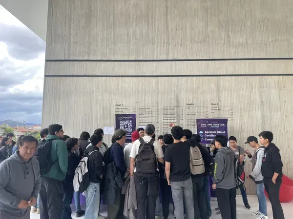 Introducción a AWS — Yachana Day UCuenca — foto 26