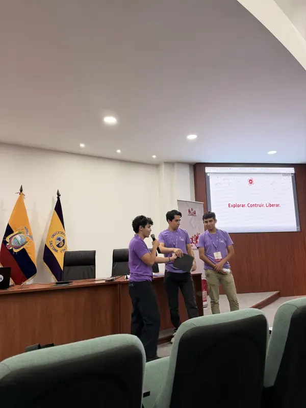 AWS Club en FLISol — foto 26