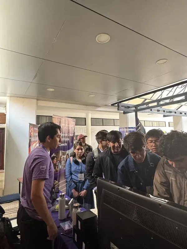 AWS Club en FLISol — foto 33