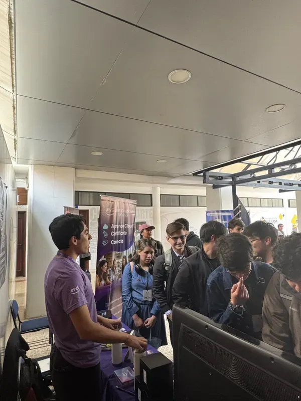 AWS Club en FLISol — foto 34